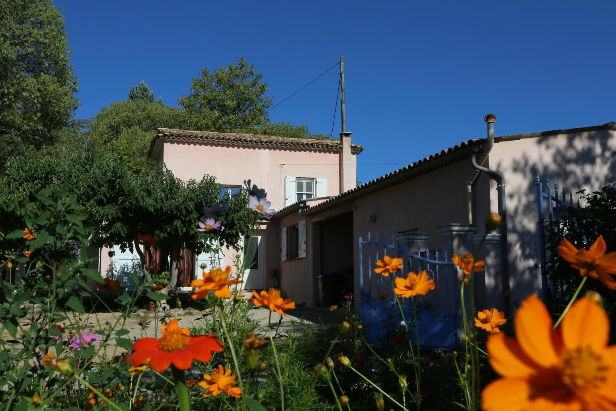 Au Nid De Mes Anges Bed and Breakfast Entrecasteaux Exteriör bild